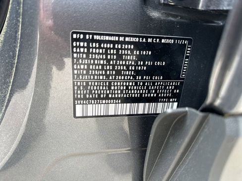 New 2025 Volkswagen Taos SEL image 28