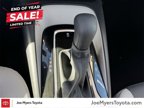 Used 2025 Toyota Corolla LE image 17