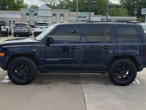 Used 2016 Jeep Patriot Sport w/ Power Value Group AWD/4WD image 6