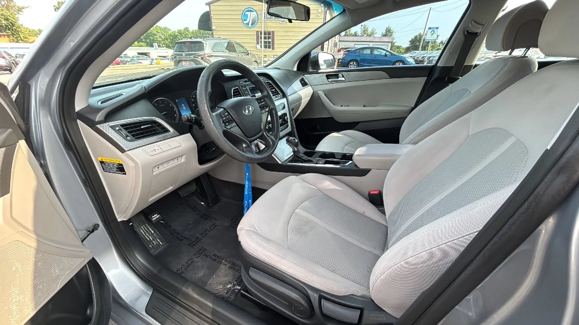 Used 2015 Hyundai Sonata SE FWD image 14