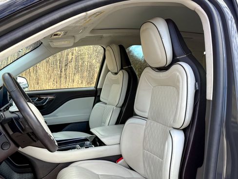 Used 2023 Lincoln Aviator Black Label Grand Touring image 17