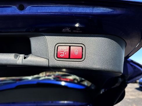 Used 2021 Mercedes-Benz GLB 250 GLB 250 w/ Premium Package image 26