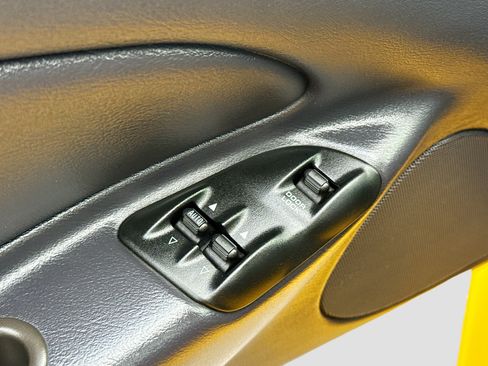 Used 2002 Chrysler Prowler RWD image 19