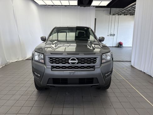 Used 2025 Nissan Frontier SV w/ SV Convenience Package AWD/4WD image 2