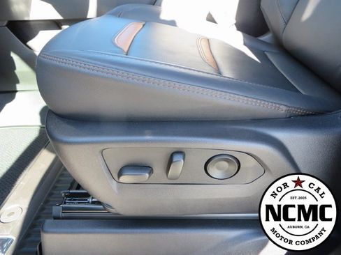 Used 2025 GMC Sierra 1500 AT4 image 27