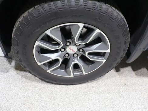 Used 2020 GMC Sierra 1500 SLT AWD/4WD image 10