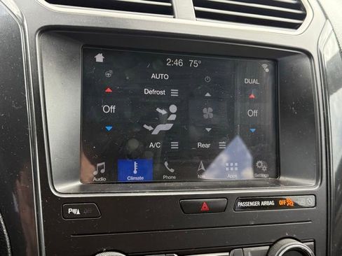 Used 2019 Ford Explorer XLT w/ Equipment Group 202A FWD image 24