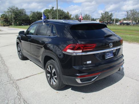 Used 2020 Volkswagen Atlas Cross Sport SE image 5