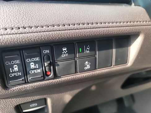 Used 2019 Honda Odyssey EX image 11