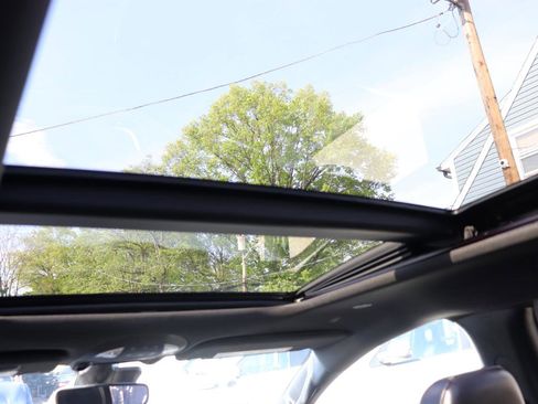 Used 2025 Chrysler Pacifica Limited FWD image 23