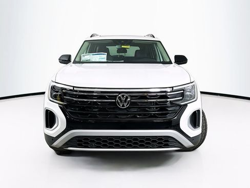Used 2025 Volkswagen Atlas Peak Edition SE AWD/4WD image 6