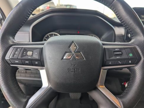 Used 2024 Mitsubishi Outlander SE image 20