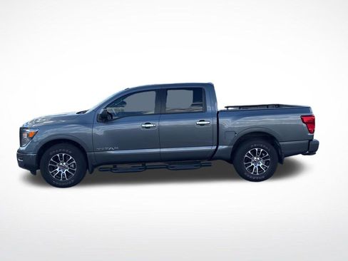 Used 2021 Nissan Titan SV w/ Accessory Utility Package image 11