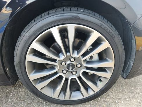 Used 2019 Lincoln Continental Reserve FWD image 11