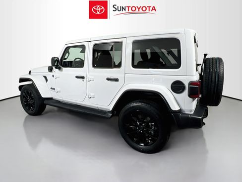 Used 2025 Jeep Wrangler Unlimited Sahara AWD/4WD image 6