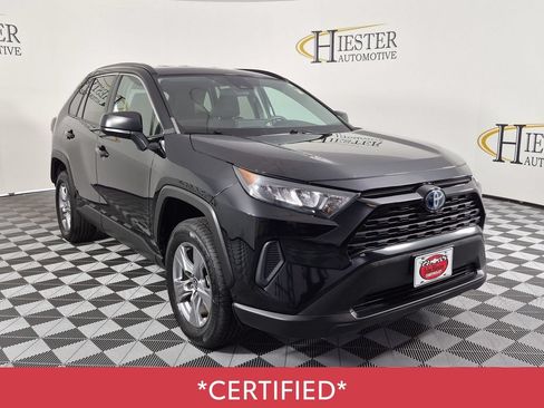 Used 2022 Toyota RAV4 LE AWD/4WD image 2