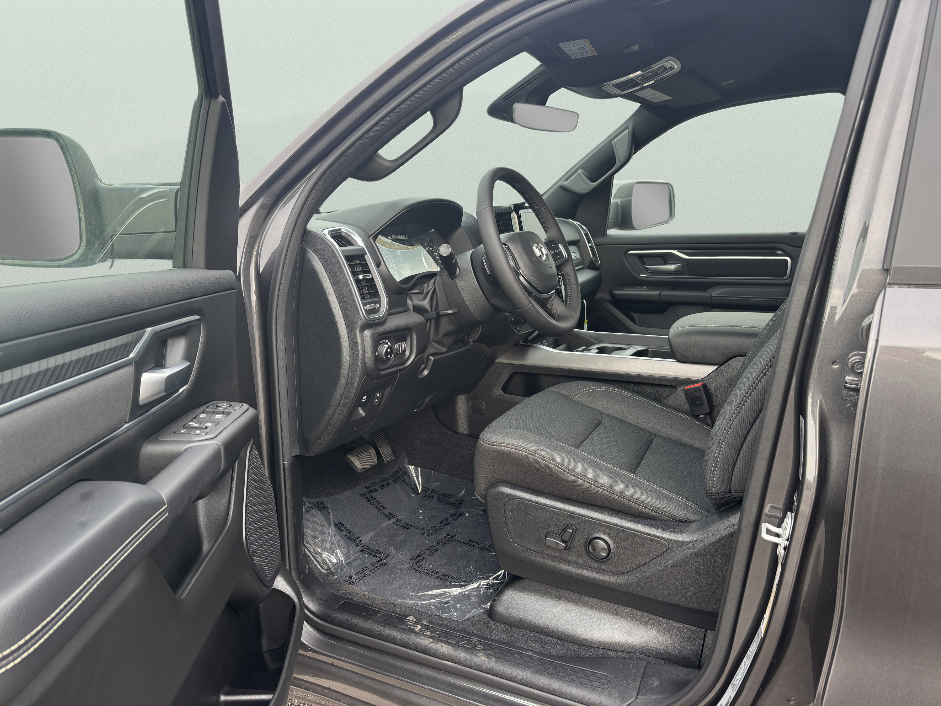 Used 2025 RAM 1500 Big Horn AWD/4WD image 10