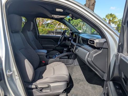 Used 2025 Toyota Tacoma SR AWD/4WD image 16