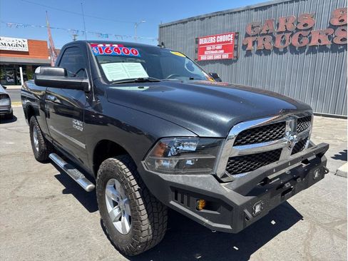 Used 2017 RAM 1500 Classic SLT AWD/4WD image 3