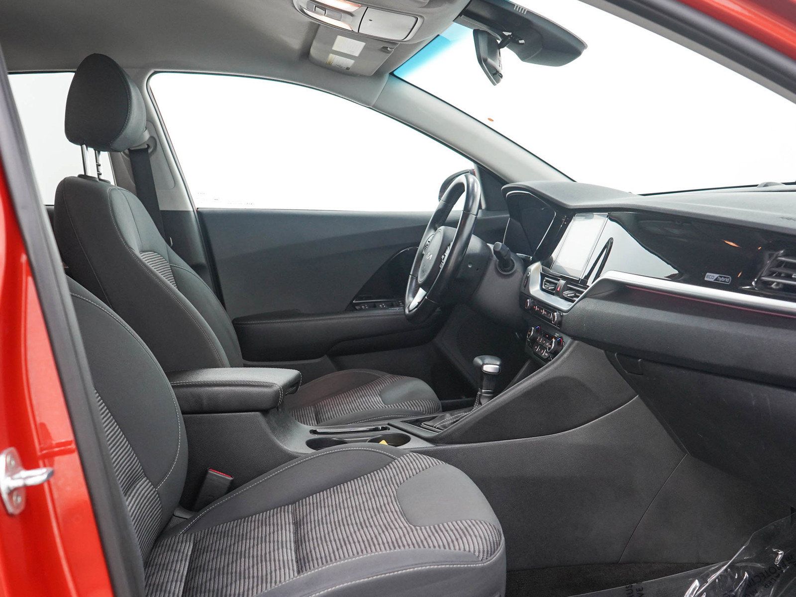 Used 2022 Kia Niro LXS FWD image 12