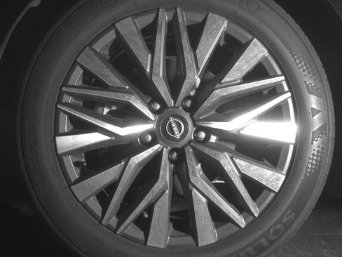 Used 2025 Nissan Altima 2.5 SV FWD image 12