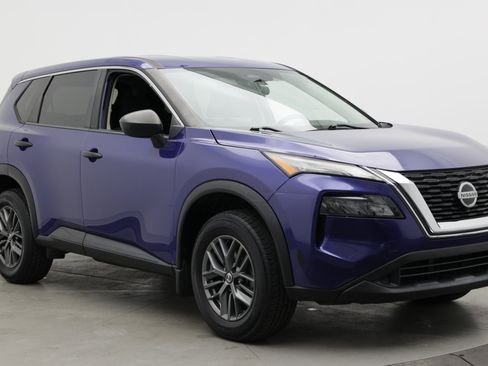 Used 2021 Nissan Rogue S FWD image 3