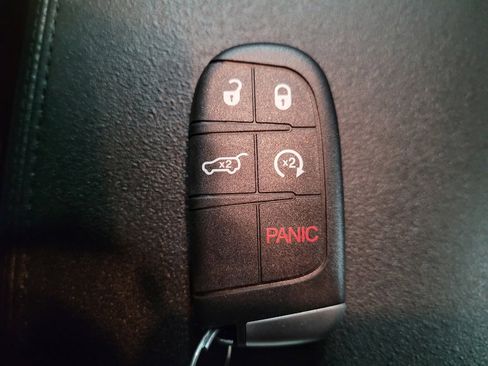 Used 2018 Jeep Grand Cherokee Limited AWD/4WD image 32