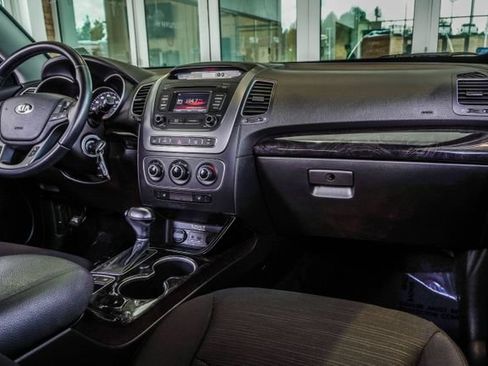 Used 2014 Kia Sorento LX FWD image 16