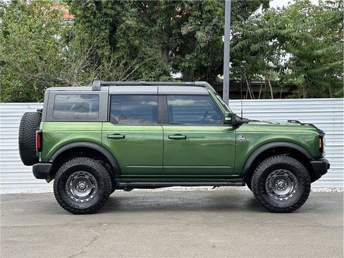 Used 2024 Ford Bronco Outer Banks AWD/4WD image 9