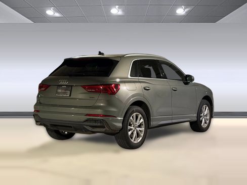 Certified 2025 Audi Q3 2.0T Premium w/ Convenience Package AWD/4WD image 9
