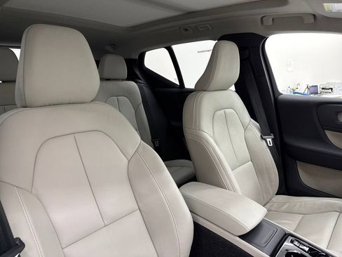 Used 2023 Volvo XC40 B5 Plus w/ Driver Assist Package image 27