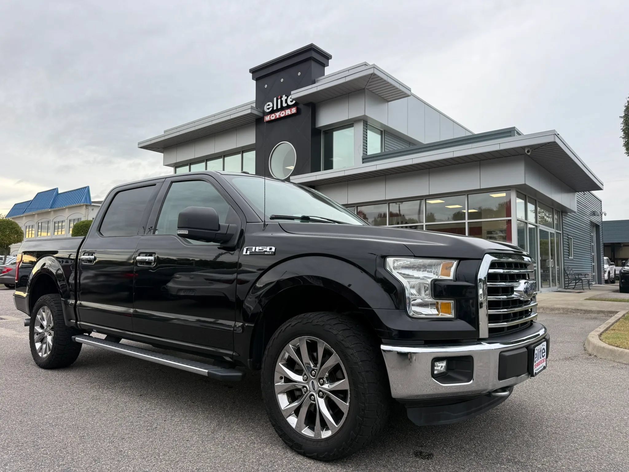 Used 2016 Ford F150 XLT w/ Equipment Group 302A Luxury AWD/4WD image 1