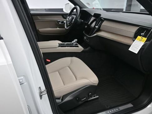 Certified 2026 Volvo XC90 B6 Plus w/ Protection Package Premier AWD/4WD image 30