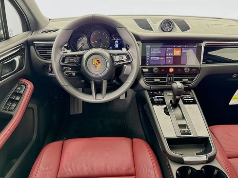 New 2026 Porsche Macan image 25
