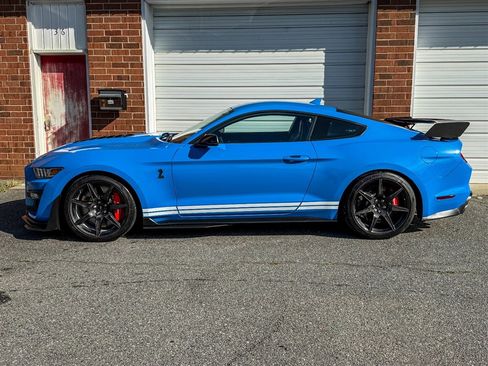 Used 2022 Ford Mustang Shelby GT500 w/ Carbon Fiber Track Pack image 21