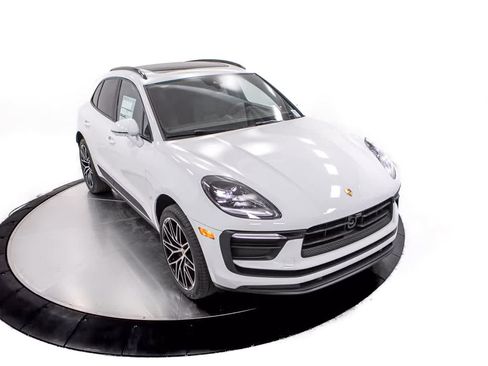Certified 2026 Porsche Macan AWD/4WD image 22
