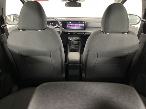 Used 2025 Nissan Kicks SV image 15