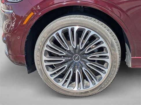 Used 2022 Lincoln Aviator Black Label w/ Dynamic Handling Package image 9