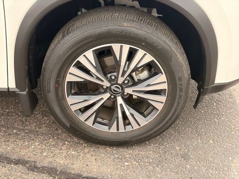 Certified 2023 Nissan Rogue SV FWD image 9
