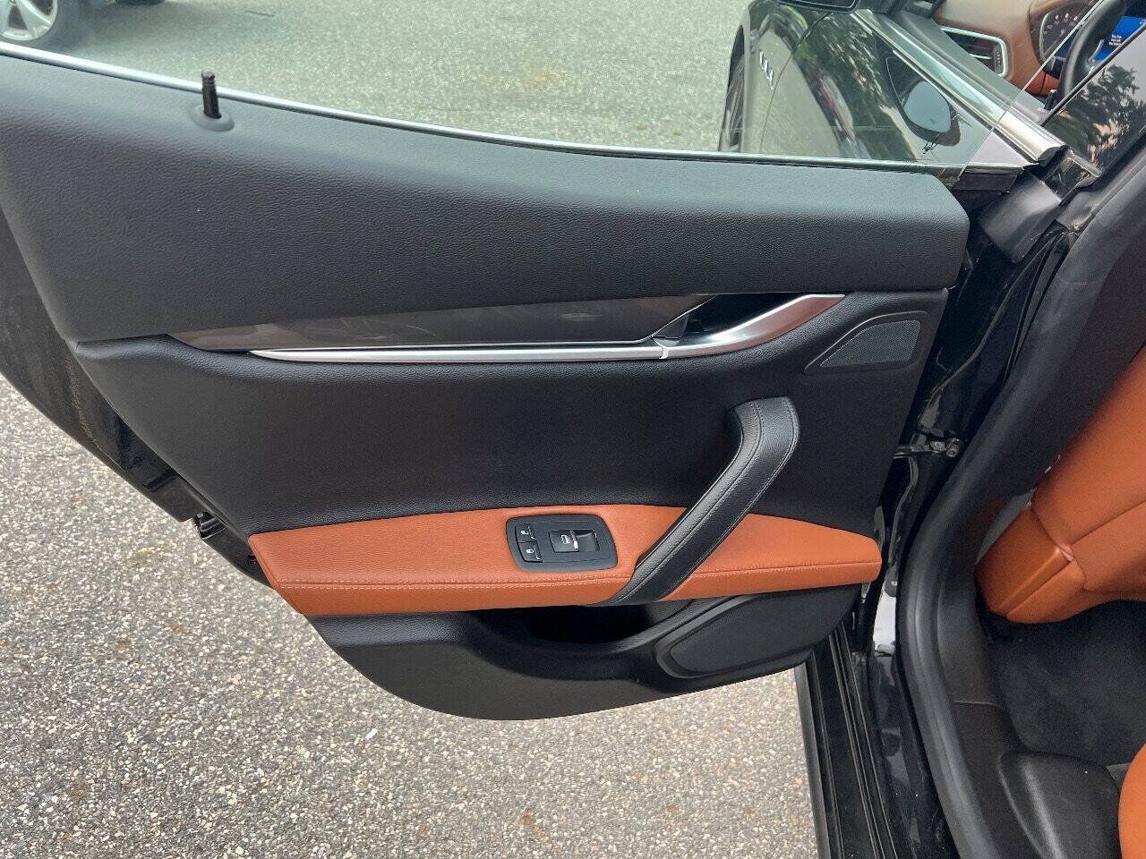 Used 2019 Maserati Ghibli RWD image 19