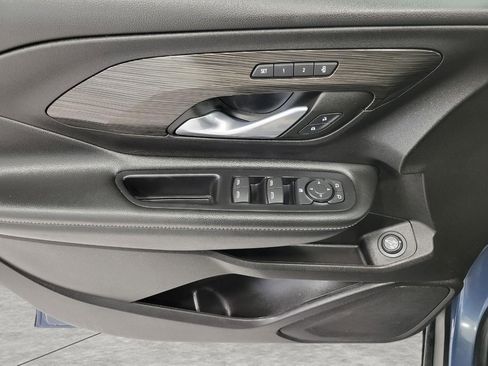 Used 2024 GMC Terrain SLT image 26