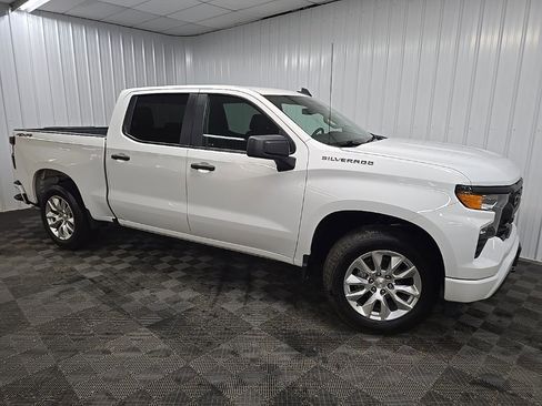 Used 2024 Chevrolet Silverado 1500 Custom image 1