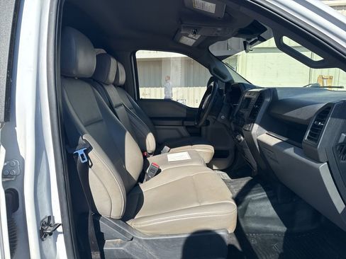 Used 2022 Ford F250 XL w/ Power Equipment Group image 5