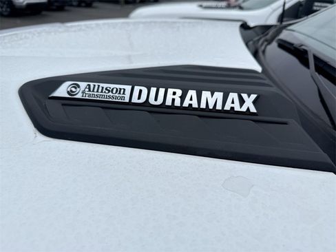 Used 2024 Chevrolet Silverado 2500 LT image 7