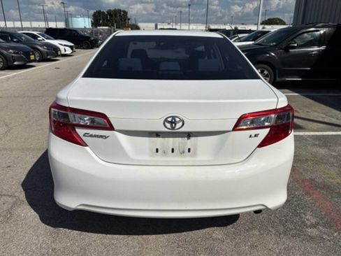 Used 2012 Toyota Camry LE image 4