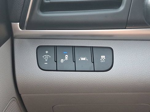 Used 2020 Hyundai Elantra Value Edition FWD image 24