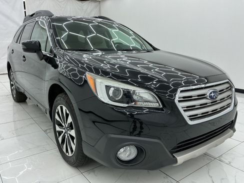 Used 2017 Subaru Outback 3.6R Limited AWD/4WD image 3