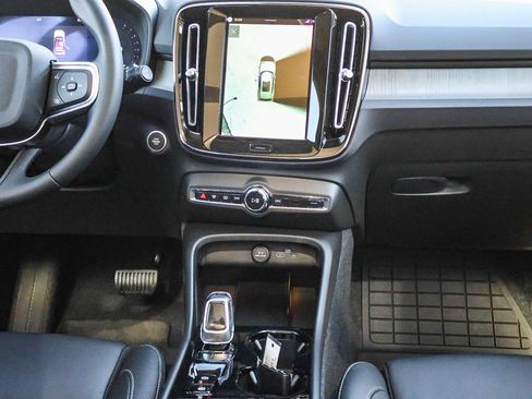 New 2026 Volvo XC40 B5 Ultra w/ Climate Package AWD/4WD image 22