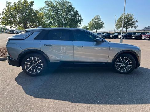 Used 2024 Cadillac Lyriq Sport AWD/4WD image 7