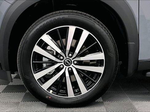 New 2025 Nissan Pathfinder Platinum w/ Lighting Package (N93) AWD/4WD image 12